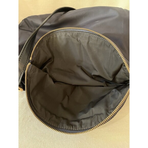 Marc Jacobs Women’s Crossbody Navy Blue Nylon Bag, Magnet Close Zip Pockets - Picture 8 of 12